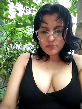 sienna elara online show from April 14, 11:10 am