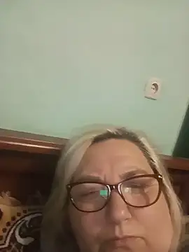 AureliaSky598 online show from June 8, 1:28 am