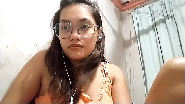 OliviaCarchi online show from April 14, 10:59 am