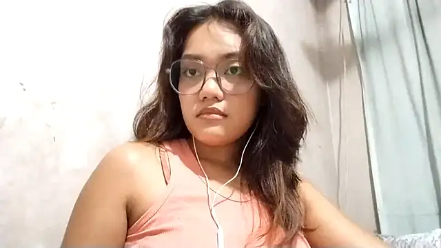 OliviaCarchi online show from April 17, 12:29 pm