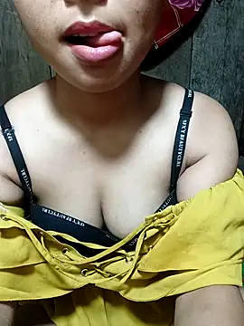 ross001 online show from April 18, 11:15 pm