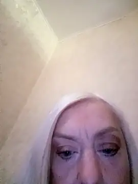 Julia20X online show from April 17, 11:34 am