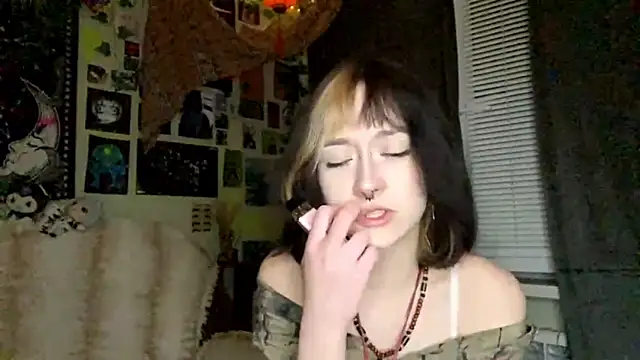 AllegraStaffieri online show from April 18, 9:04 pm