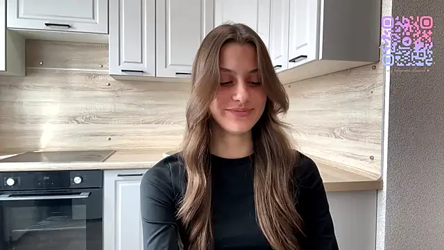 LiseVener online show from April 15, 8:04 am