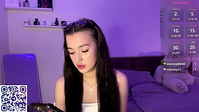 SophieLaine online show from May 21, 5:22 pm