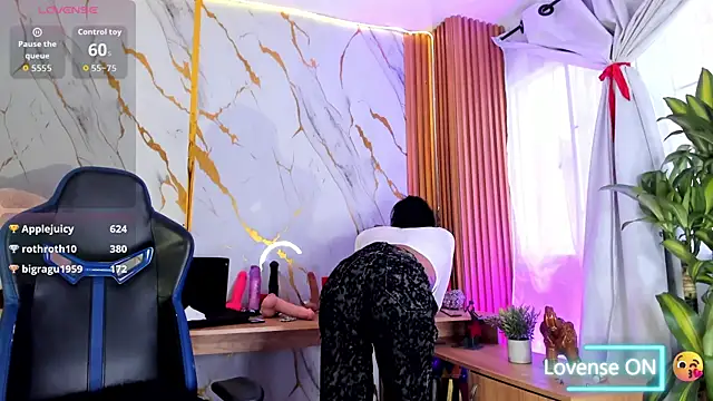 Dafne kee online show from April 15, 8:09 pm