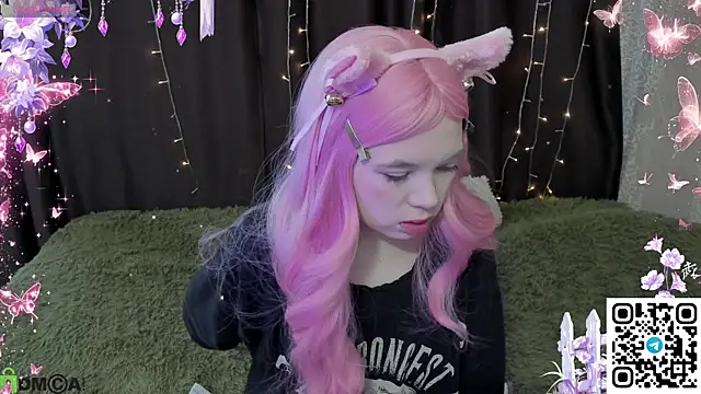 MisaRisaChan online show from April 17, 8:16 am