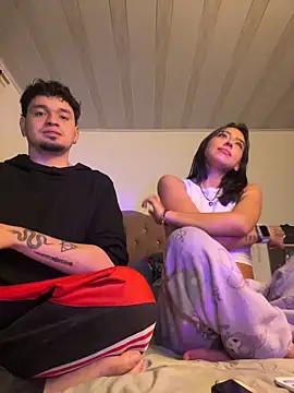 hotlatinocouple   online show from April 9, 3:09 am