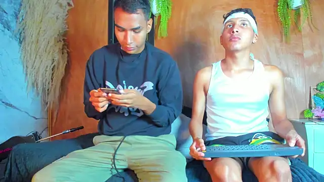 rafael velvet online show from April 16, 10:56 pm