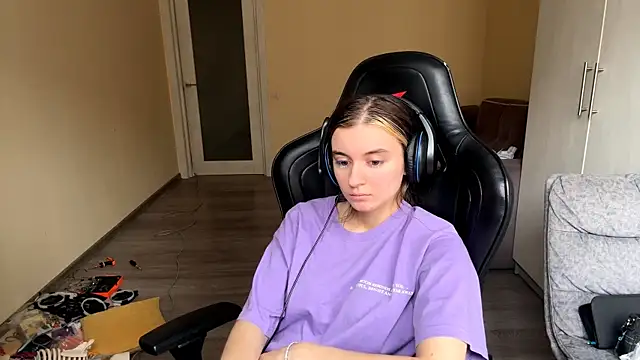 LueIvins online show from April 18, 7:22 am