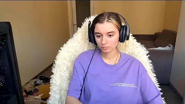 LueIvins online show from April 17, 7:21 am