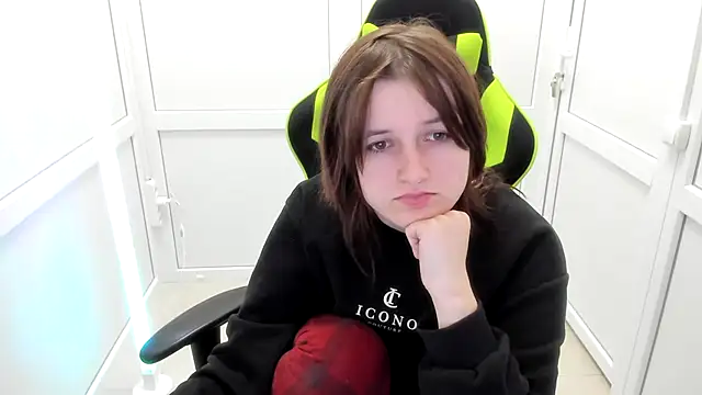 GoldenKiss online show from April 17, 6:48 am