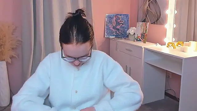 ErmaCurlis online show from April 10, 11:16 am