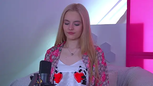 LeaLamour online show from April 14, 6:57 am