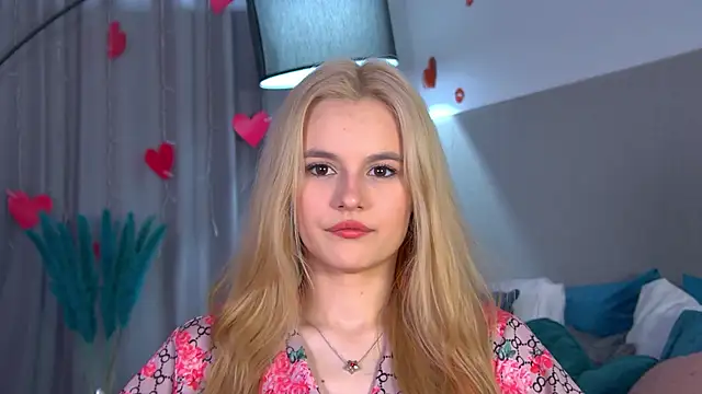 LeaLamour online show from April 18, 6:16 am