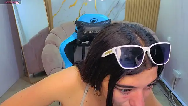 Erika Suarez b online show from April 18, 7:51 pm