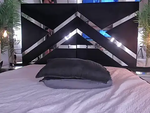 sophi star online show from April 14, 6:19 pm