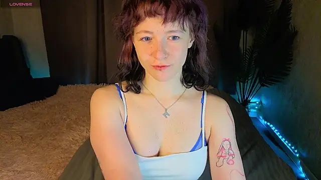 Ricki Bloom online show from April 27, 1:14 am