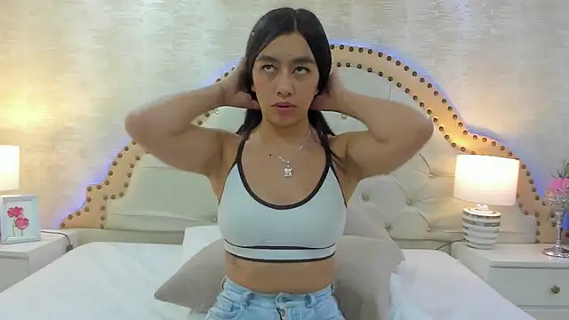 AlenaColeman online show from April 19, 1:22 pm