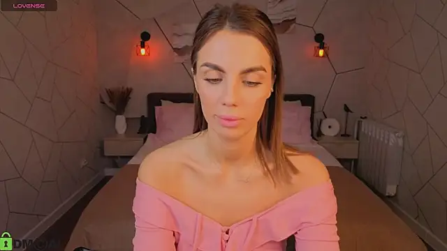 Amelia Broooks online show from April 16, 9:20 am