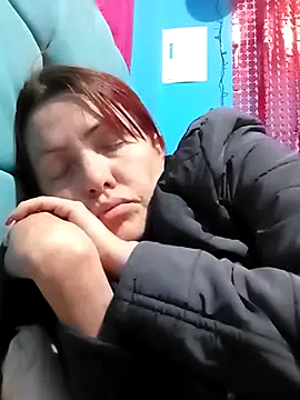 carolinhe26 online show from April 16, 10:45 pm