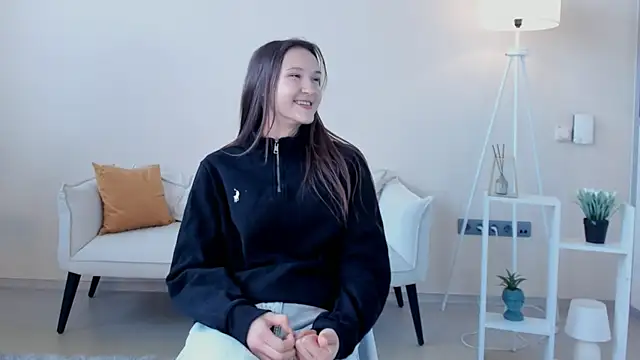 MellieLaliberte online show from April 18, 11:02 am