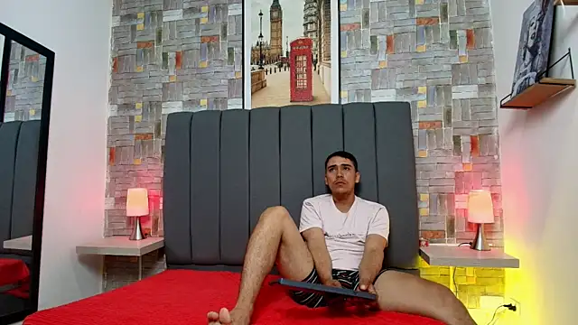 Ambar  sunn online show from April 14, 1:11 pm