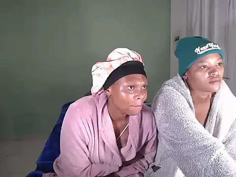 TyraTrixie online show from April 14, 9:20 am