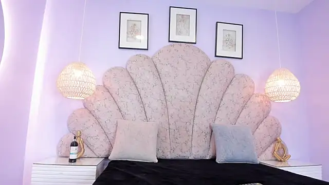 bella-browns online show from April 18, 11:13 am