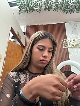 Kimmiebellarie online show from June 3, 2:33 pm