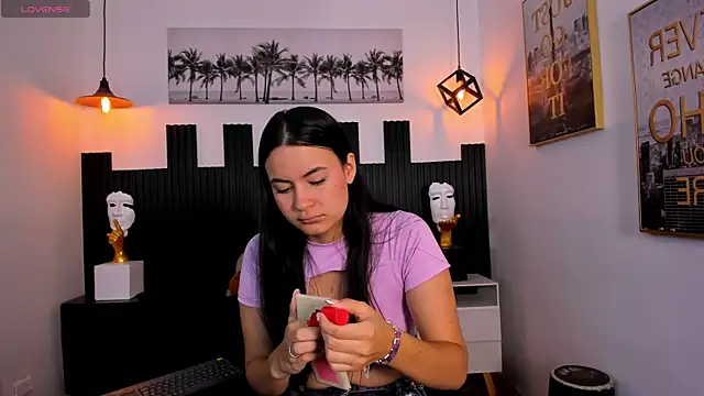 rosaleia  online show from April 15, 8:20 pm