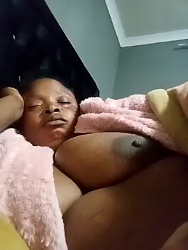 SweetBelly1 online show from May 7, 7:39 pm