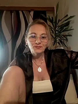 Blond lady czech online show from April 19, 6:32 pm