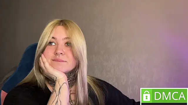 CuteUna online show from April 18, 9:45 am