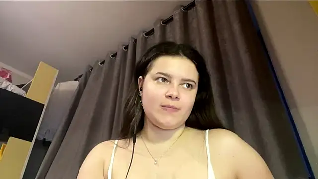 LonnaVandal online show from April 15, 5:46 pm