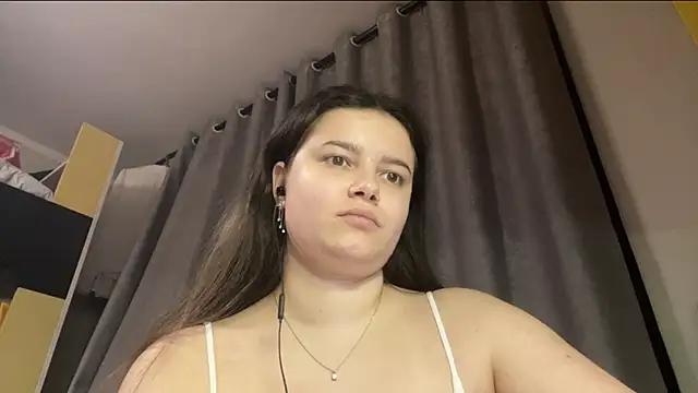 LonnaVandal online show from April 15, 7:58 pm