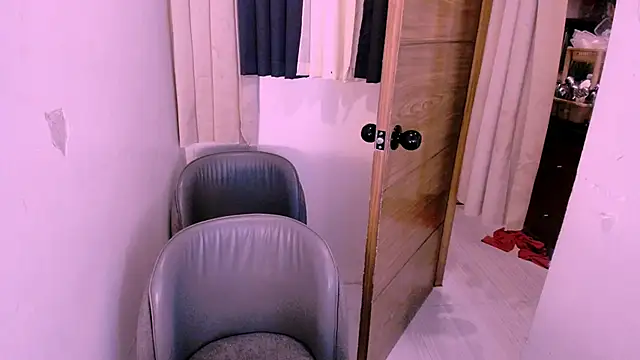 hugecock cali online show from June 3, 2:01 am