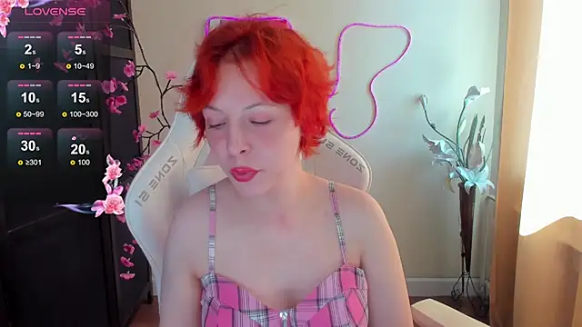InfernoKitten online show from June 5, 2:37 am