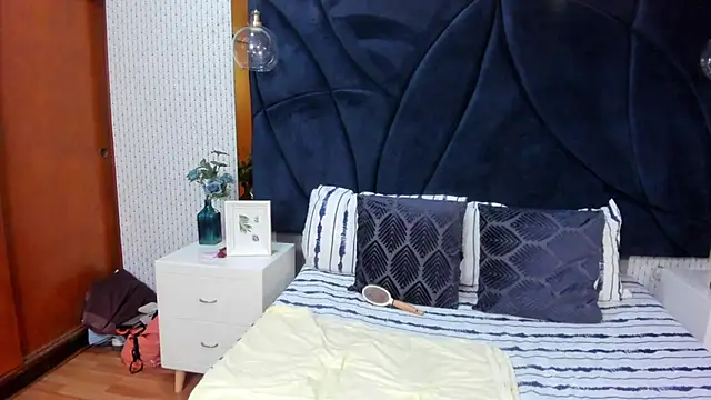 AMBERBENELLI online show from April 21, 3:35 am