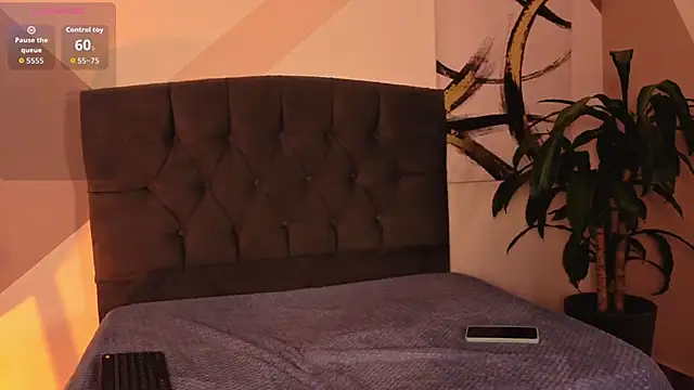 IvyRose 2 online show from April 19, 3:56 pm