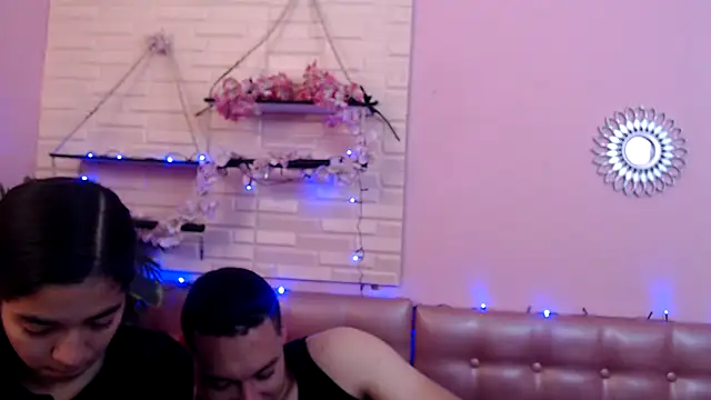 Aronandmoli69 online show from April 18, 11:45 am