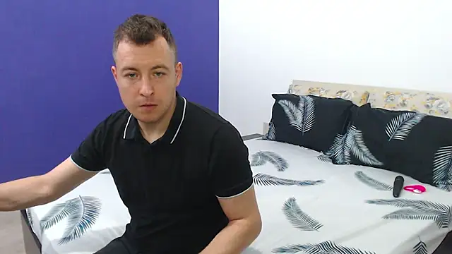 ExoticcXCouple online show from April 18, 5:21 am