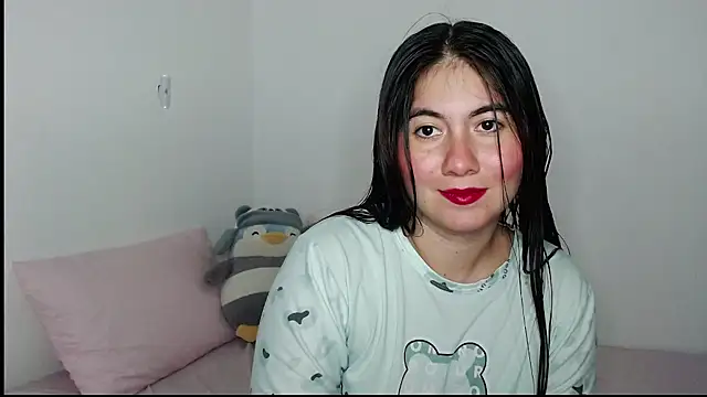 mia montanna online show from April 30, 4:07 am