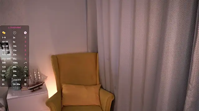 TracieArrocha online show from June 9, 1:38 am