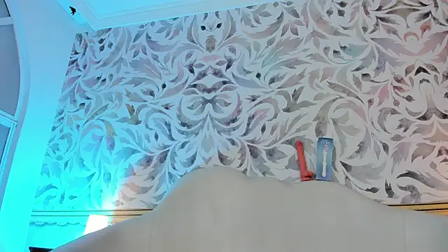 Dulce violetta  online show from April 16, 8:41 pm