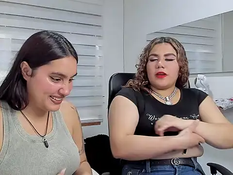 Catalina Foxt online show from April 13, 7:25 pm