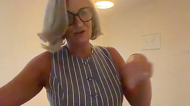 NaughtyMonicaUK online show from June 12, 7:16 am