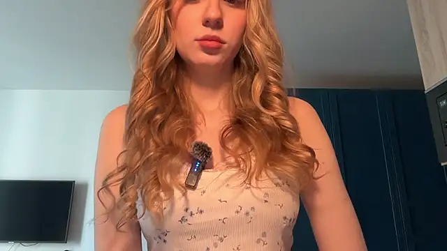 AliceStruble online show from May 26, 11:09 am