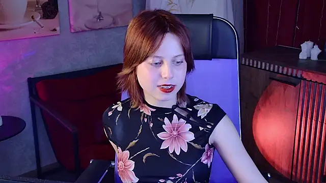 VivienneHebert online show from May 16, 9:56 am