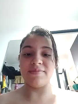 rosemilkbobs online show from April 17, 6:10 pm